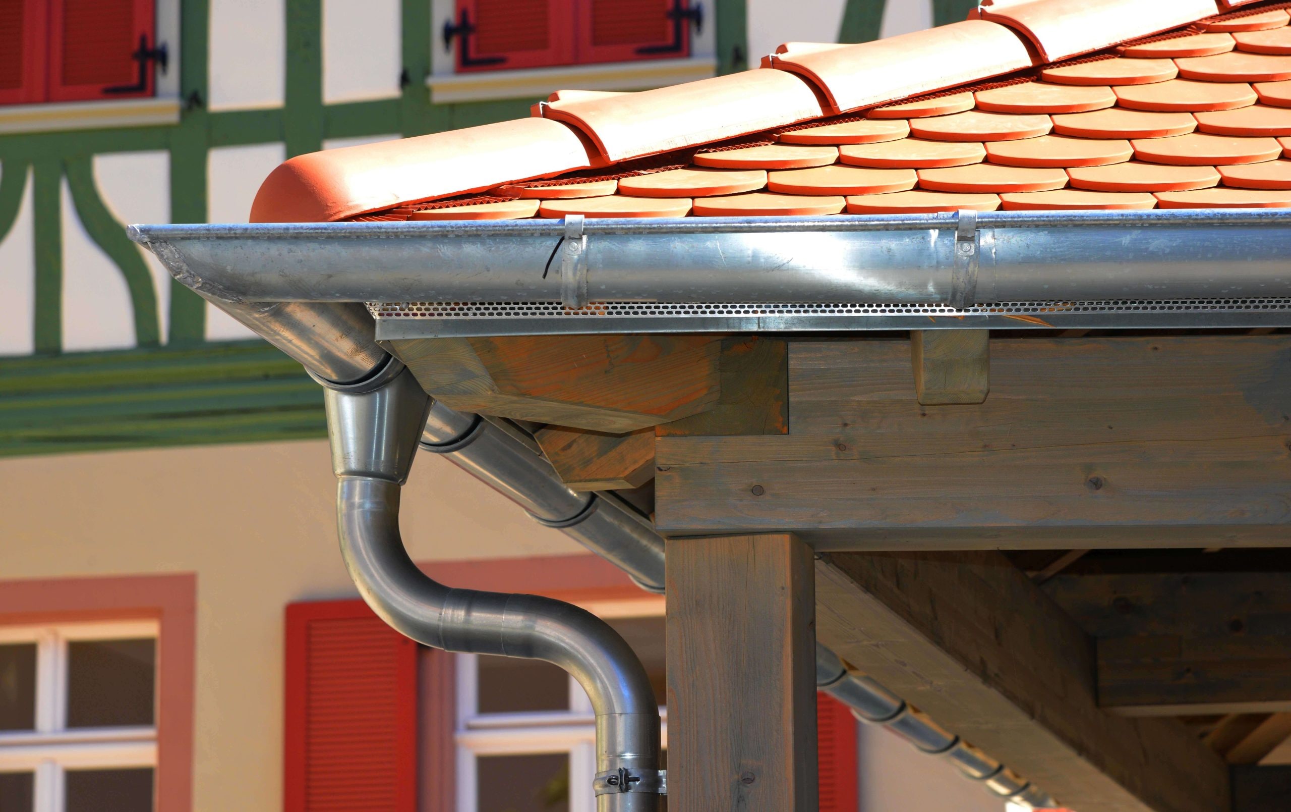 Corrosion-resistant steel gutters for effective rainwater drainage in Durham